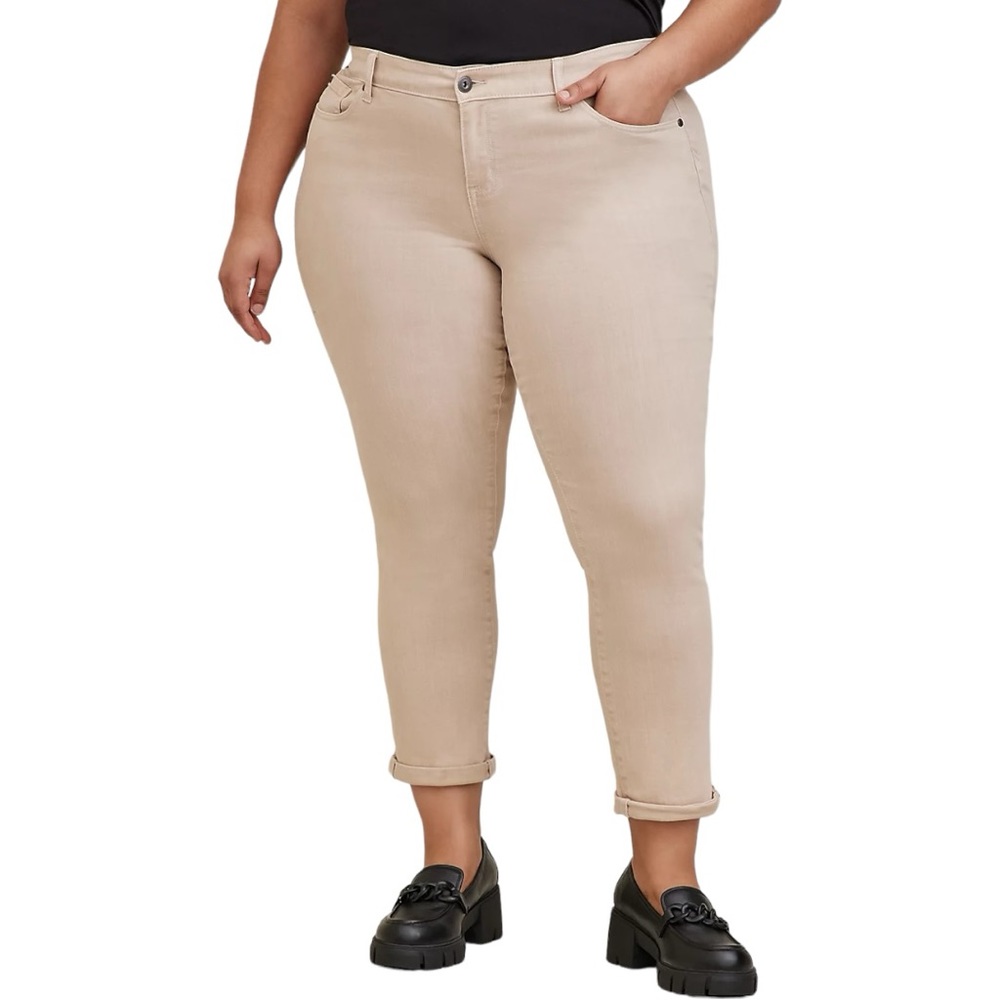 NWT Torrid Boyfriend Straight Vintage Stretch Mid-Rise Jean - Size: 12